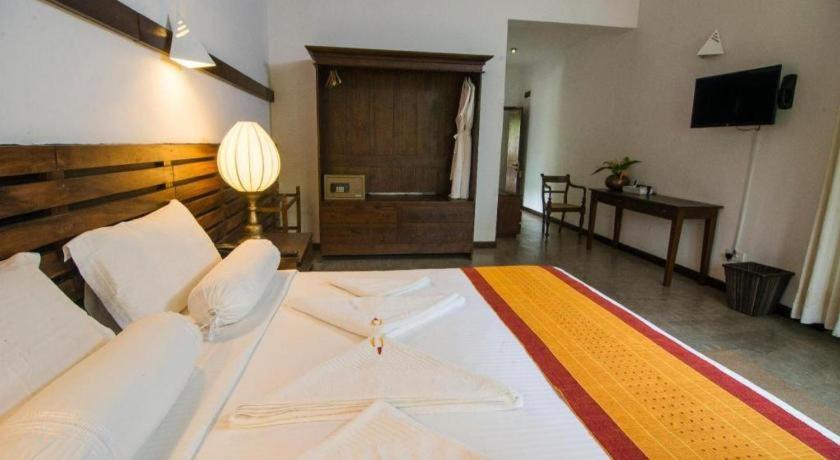 Roman Lake Ayurveda Boutique Resort Ahungalla Dış mekan fotoğraf